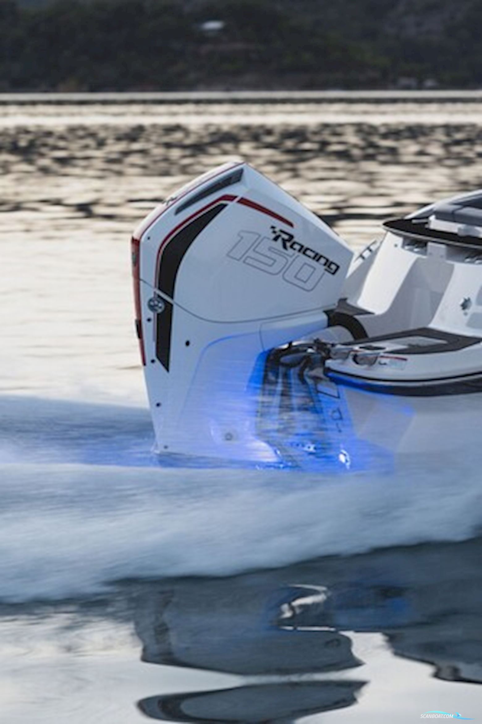 Bayliner VR5 OB Cuddy m/Mercury F150 hk Racing XL DS V6, hvid - VINTERKAMPAGNE !