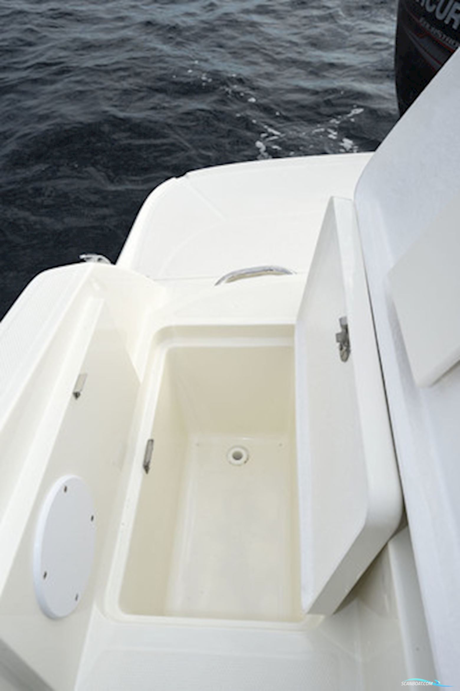 Bayliner VR5 OB Cuddy