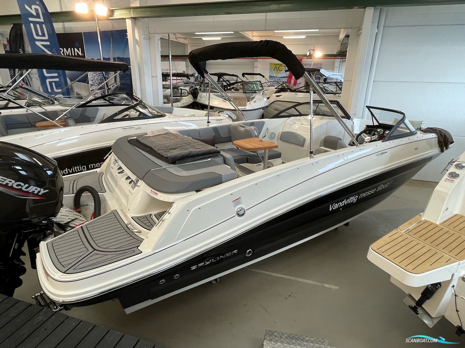 Bayliner VR6 Bowrider Motorboot 2025, Dänemark