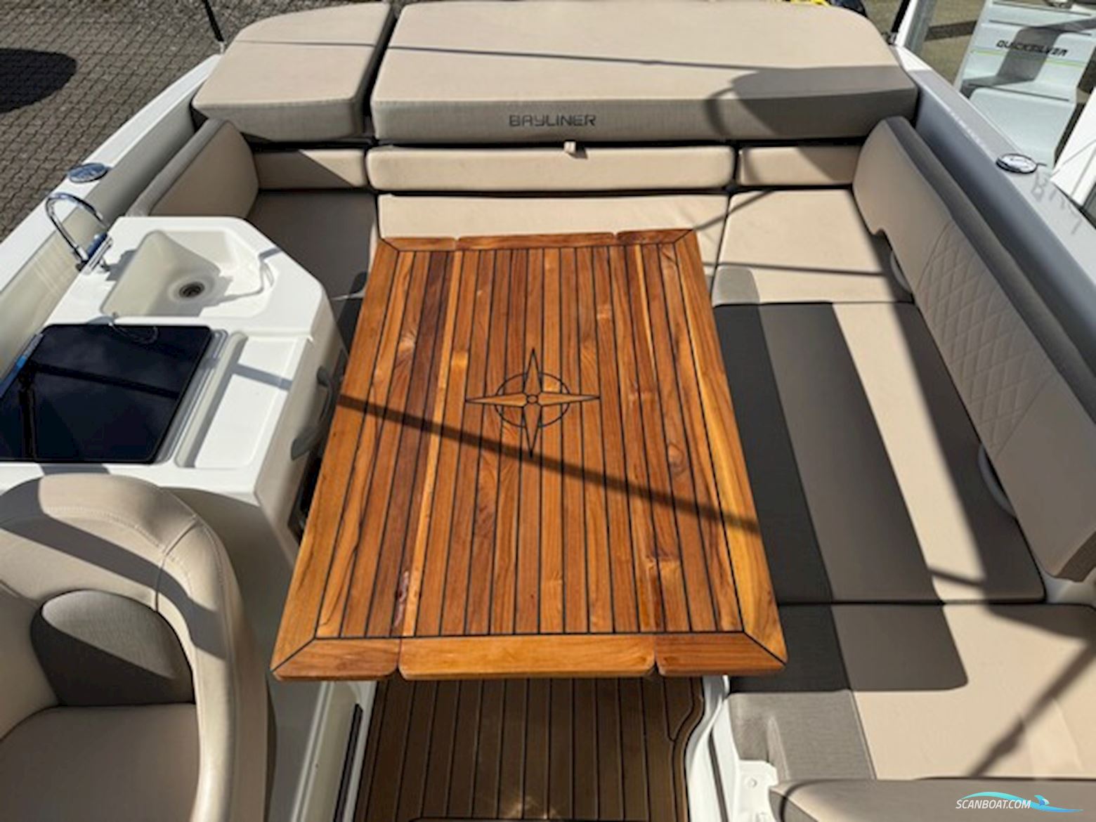 Bayliner VR6 Cuddy med F200 Mercury-EFI 4 takt DS XL V6 3,4L - Anvisningssalg.