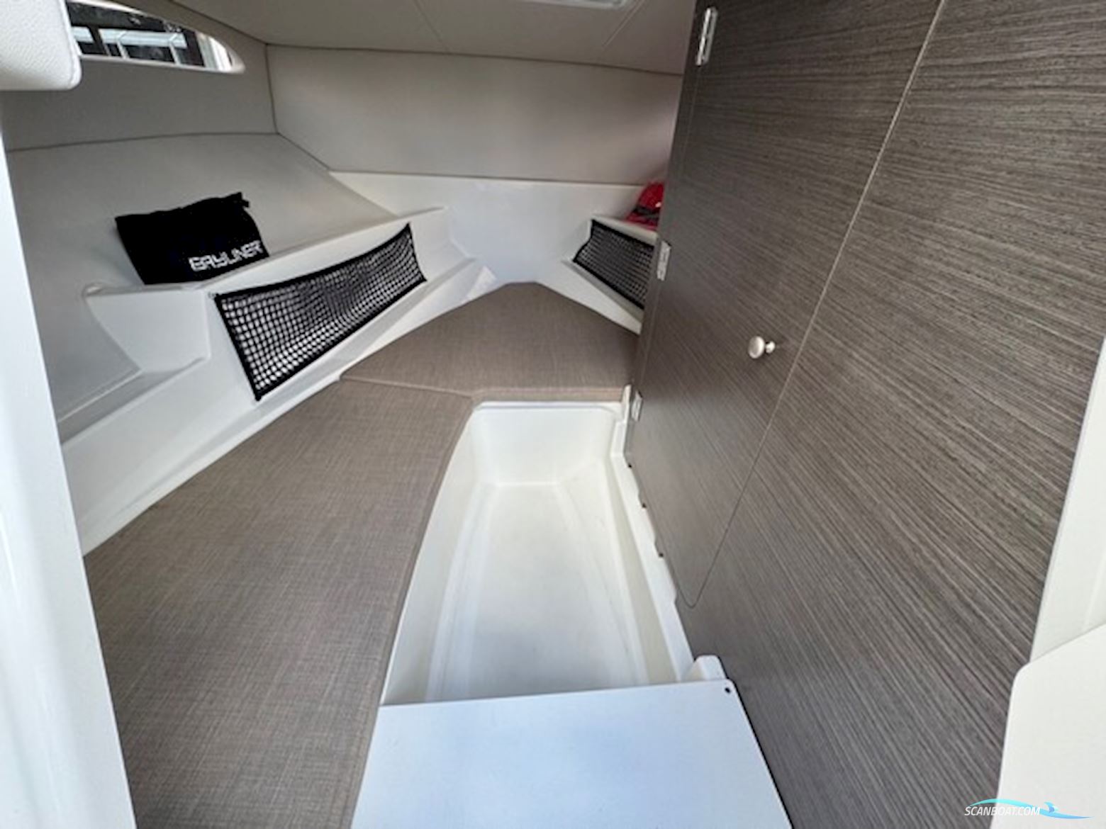 Bayliner VR6 Cuddy med F250 Mercury Verado AM DS XL V8 CF - Anvisningssalg.