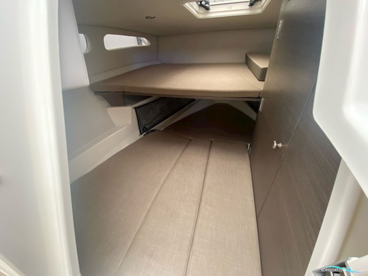 Bayliner VR6 Cuddy, MerCruiser 6,2 MPI...