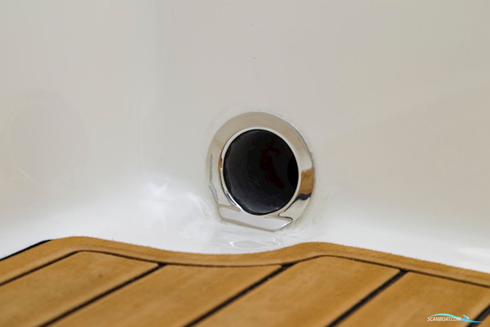 Bayliner VR6 med MerCruiser sterndrive