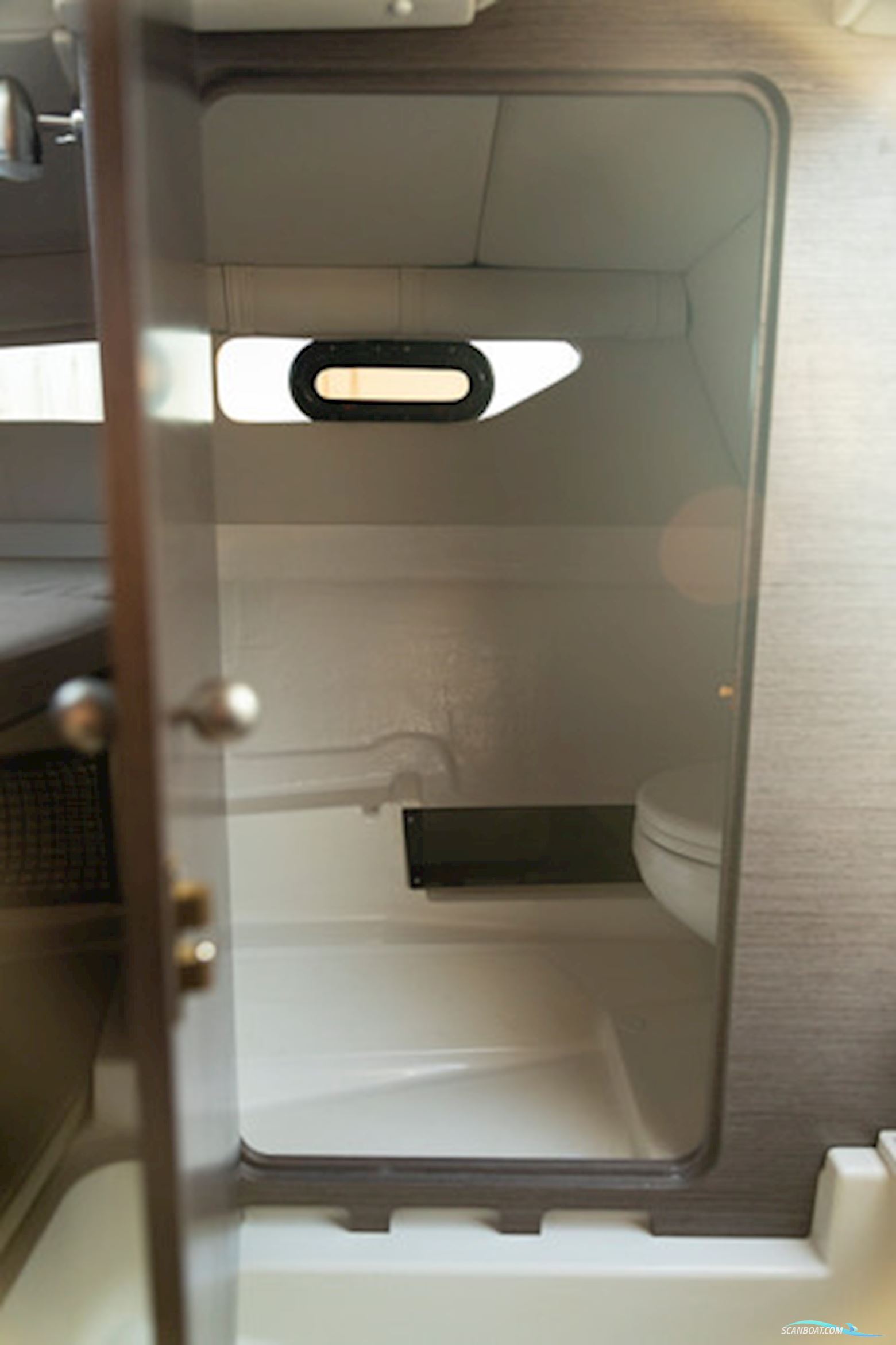 Bayliner VR6 OB Cuddy