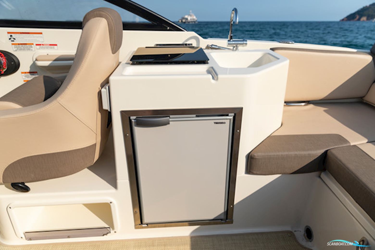 Bayliner VR6 OB Cuddy