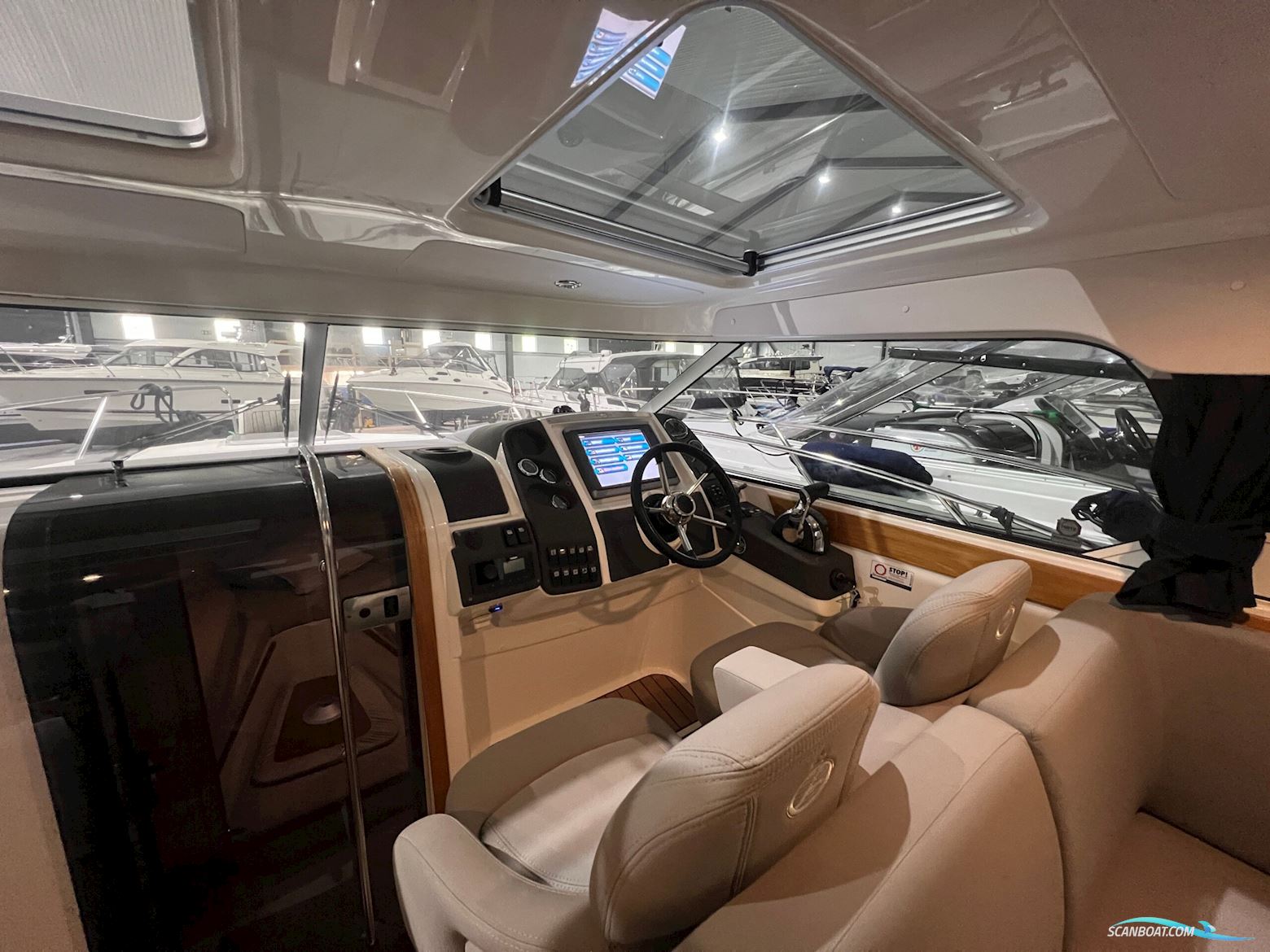 Begagnad Aquador 27 HT -14 (PS)