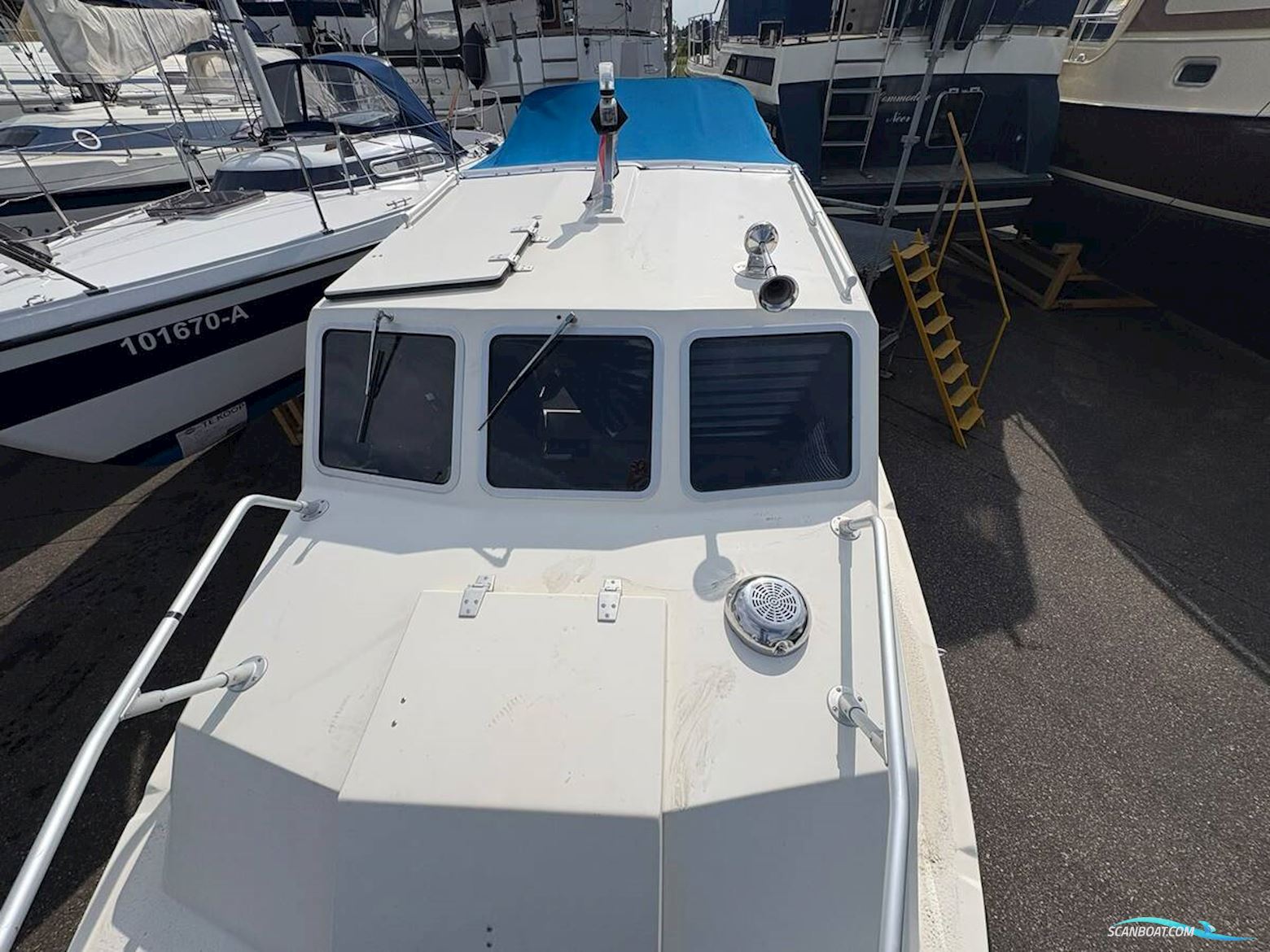 BELLA 700