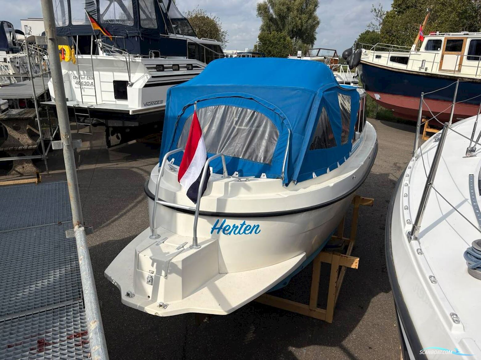 BELLA 700