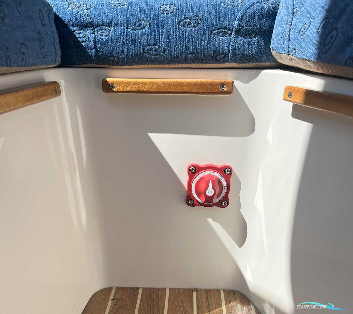 Bella 703 Med Bovpropel