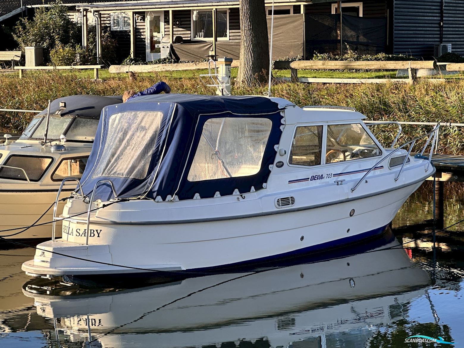 Bella 703