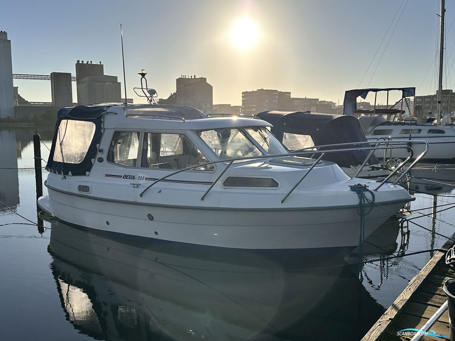 Bella 703