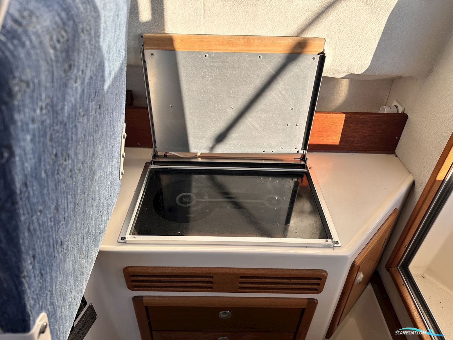 Bella 703