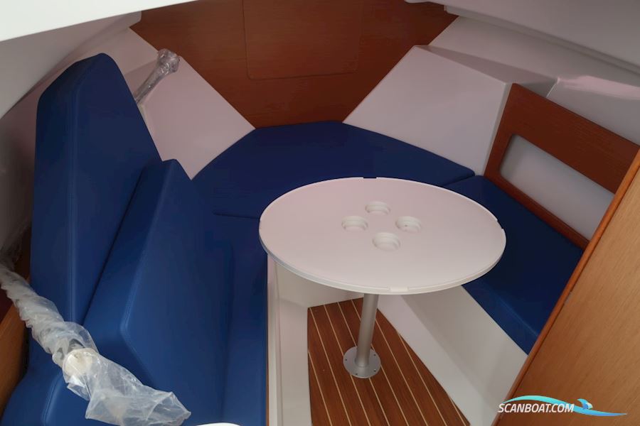 Beneteau Antares 6