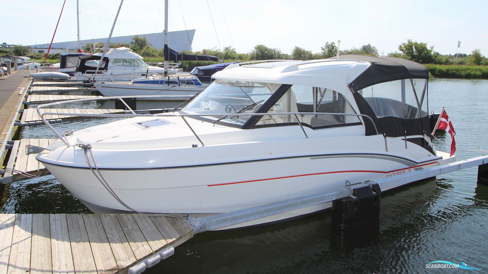 Beneteau Antares 7