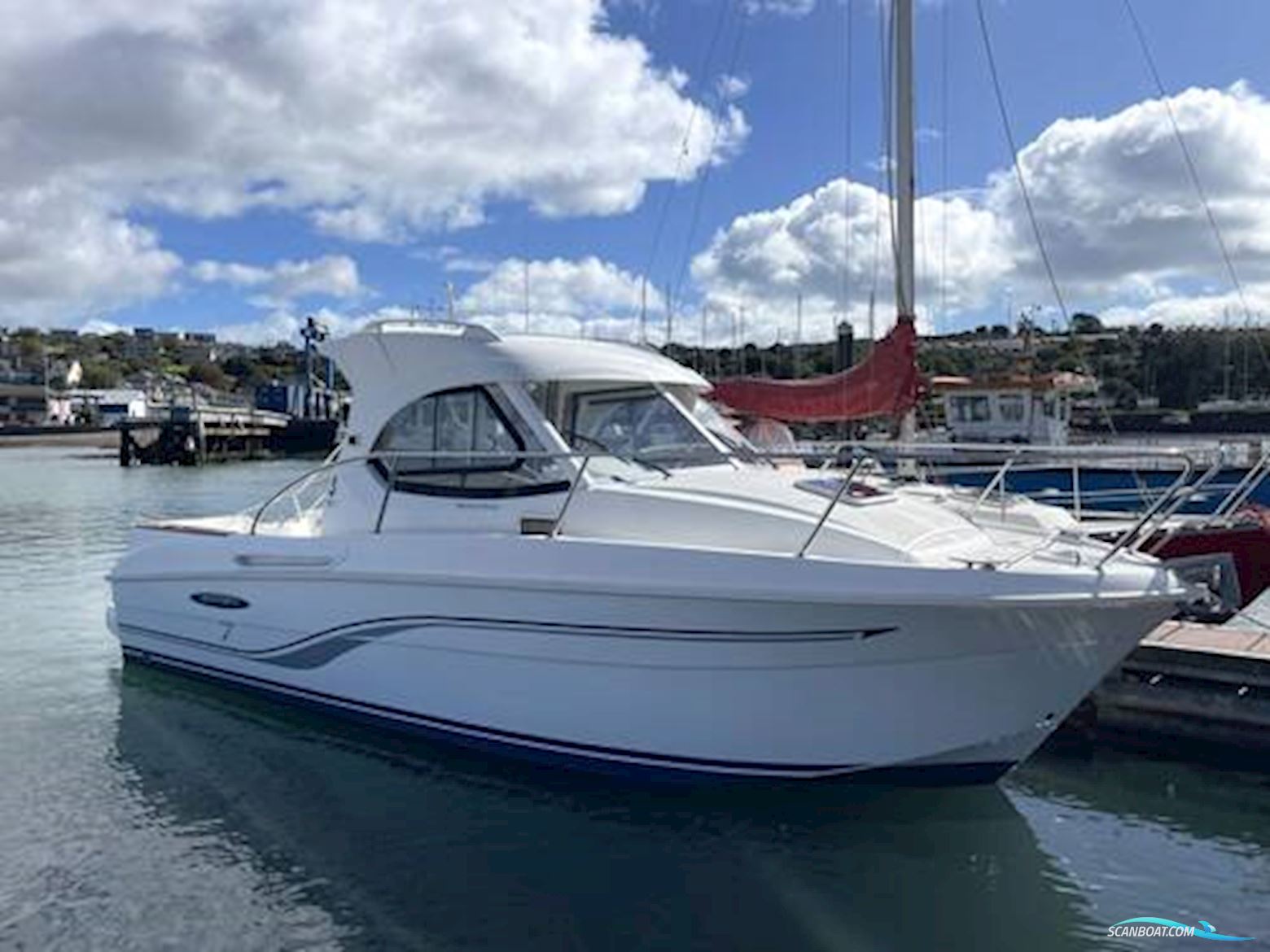 Beneteau Antares 7