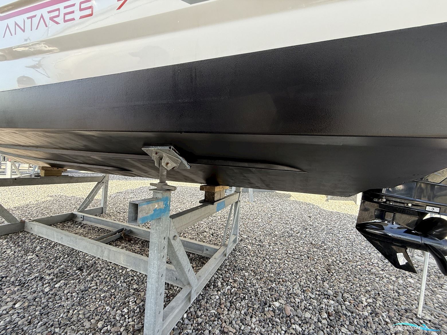 Beneteau Antares 7