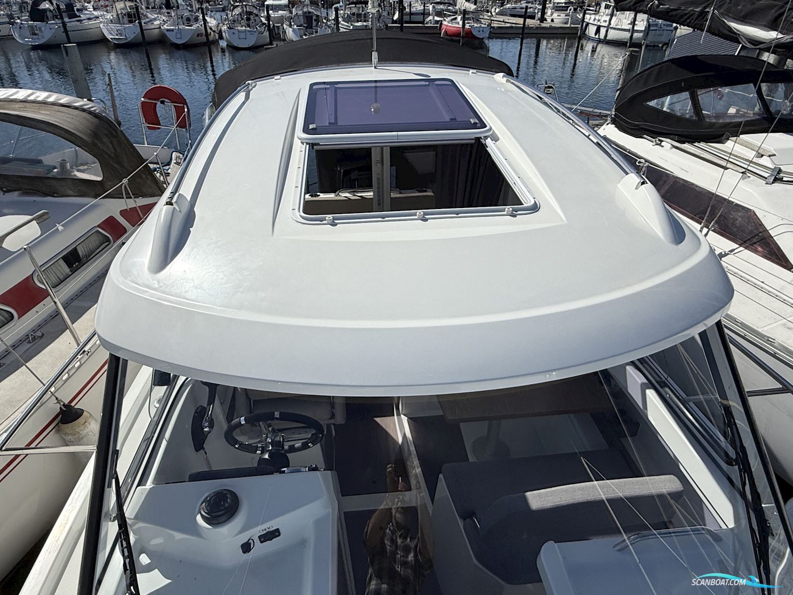 Beneteau Antares 7