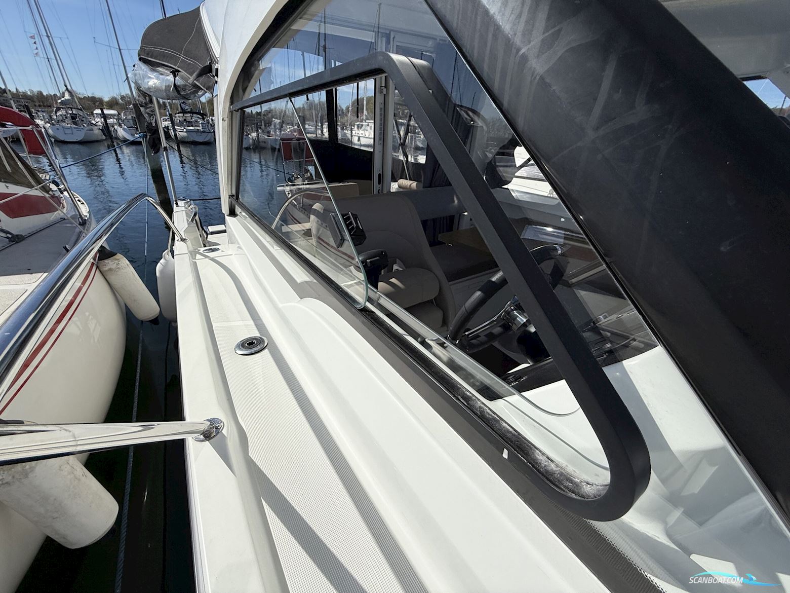 Beneteau Antares 7