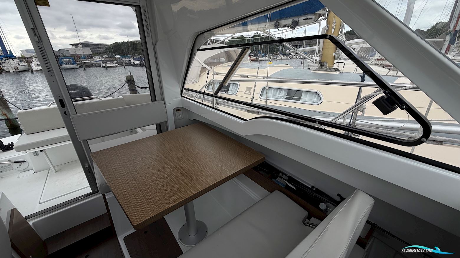 Beneteau Antares 7