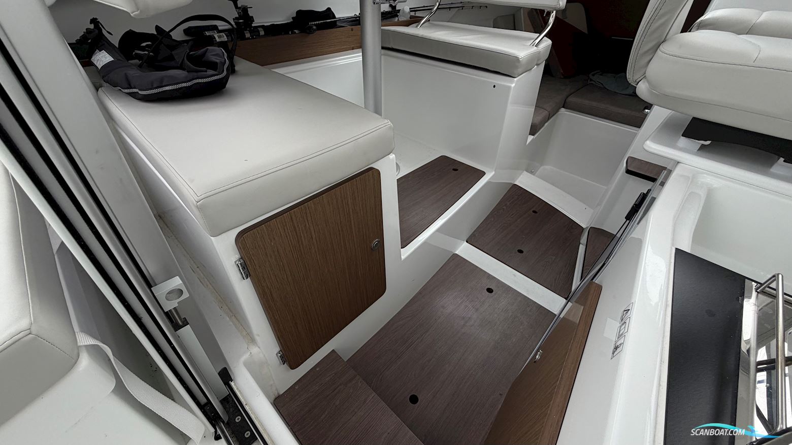 Beneteau Antares 7