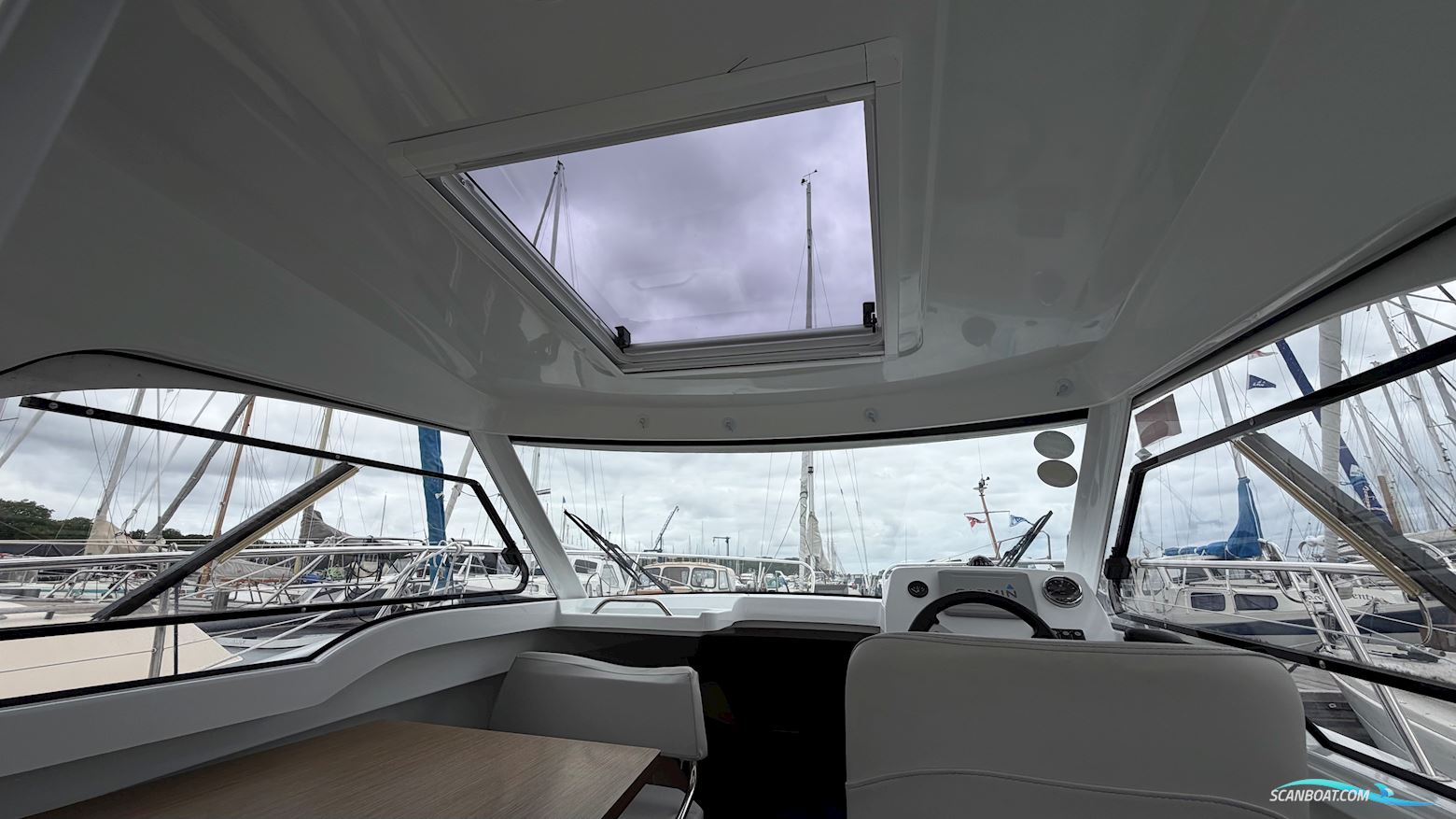 Beneteau Antares 7