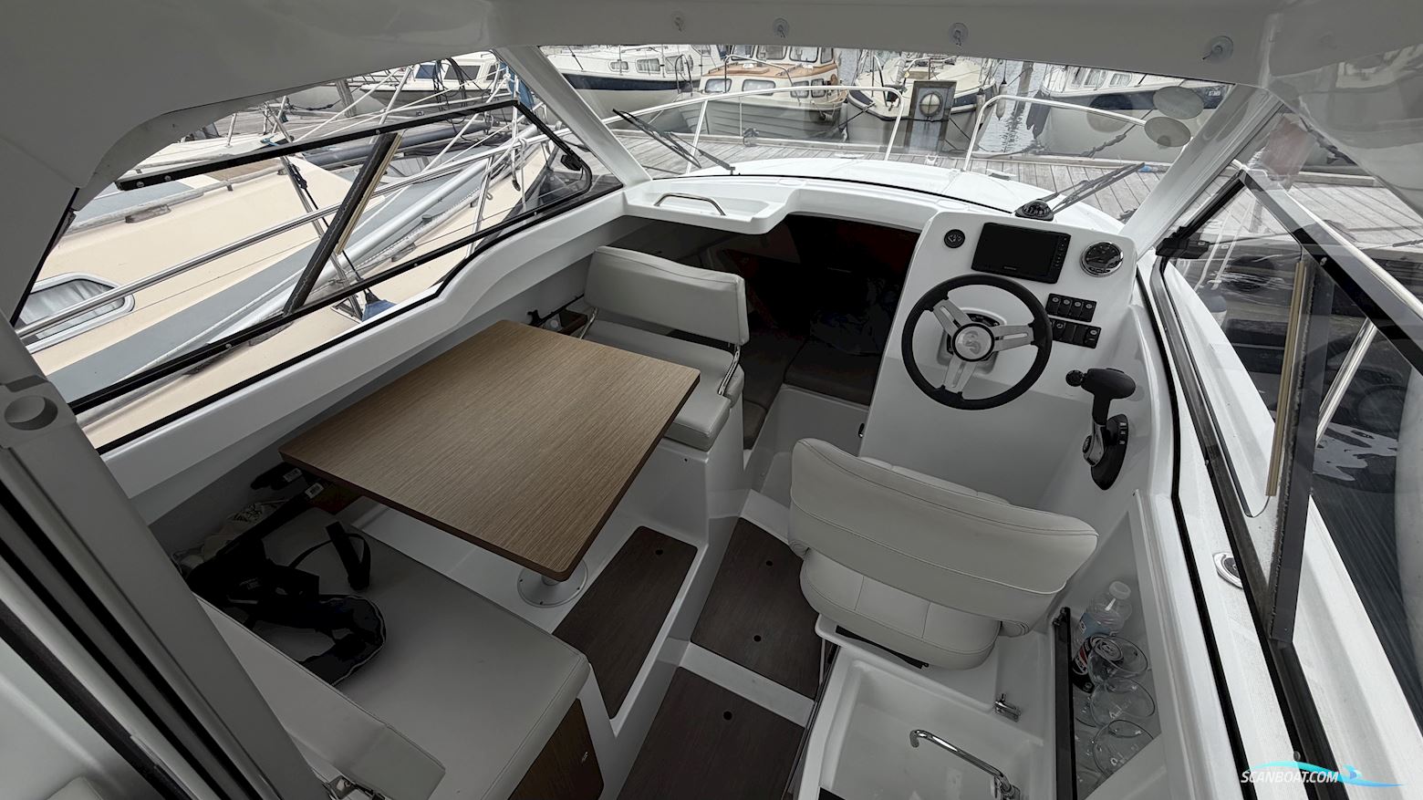 Beneteau Antares 7