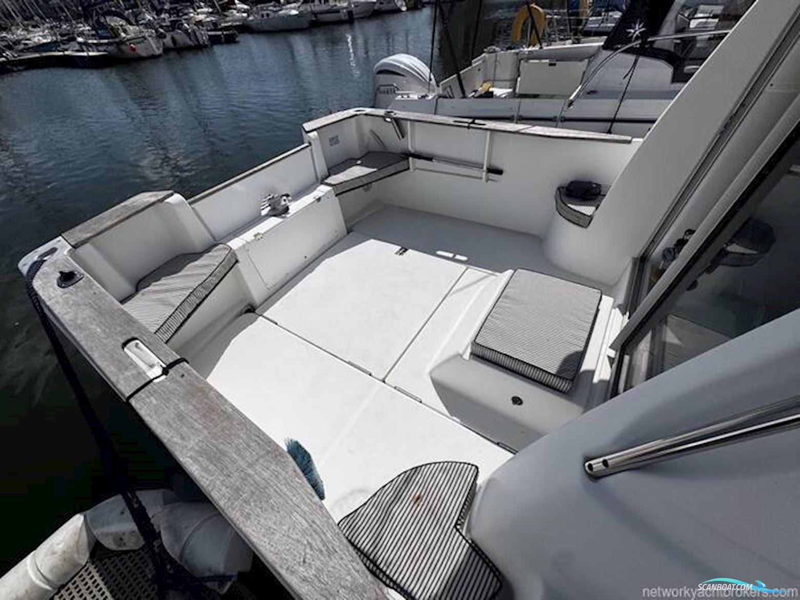 Beneteau Antares 710