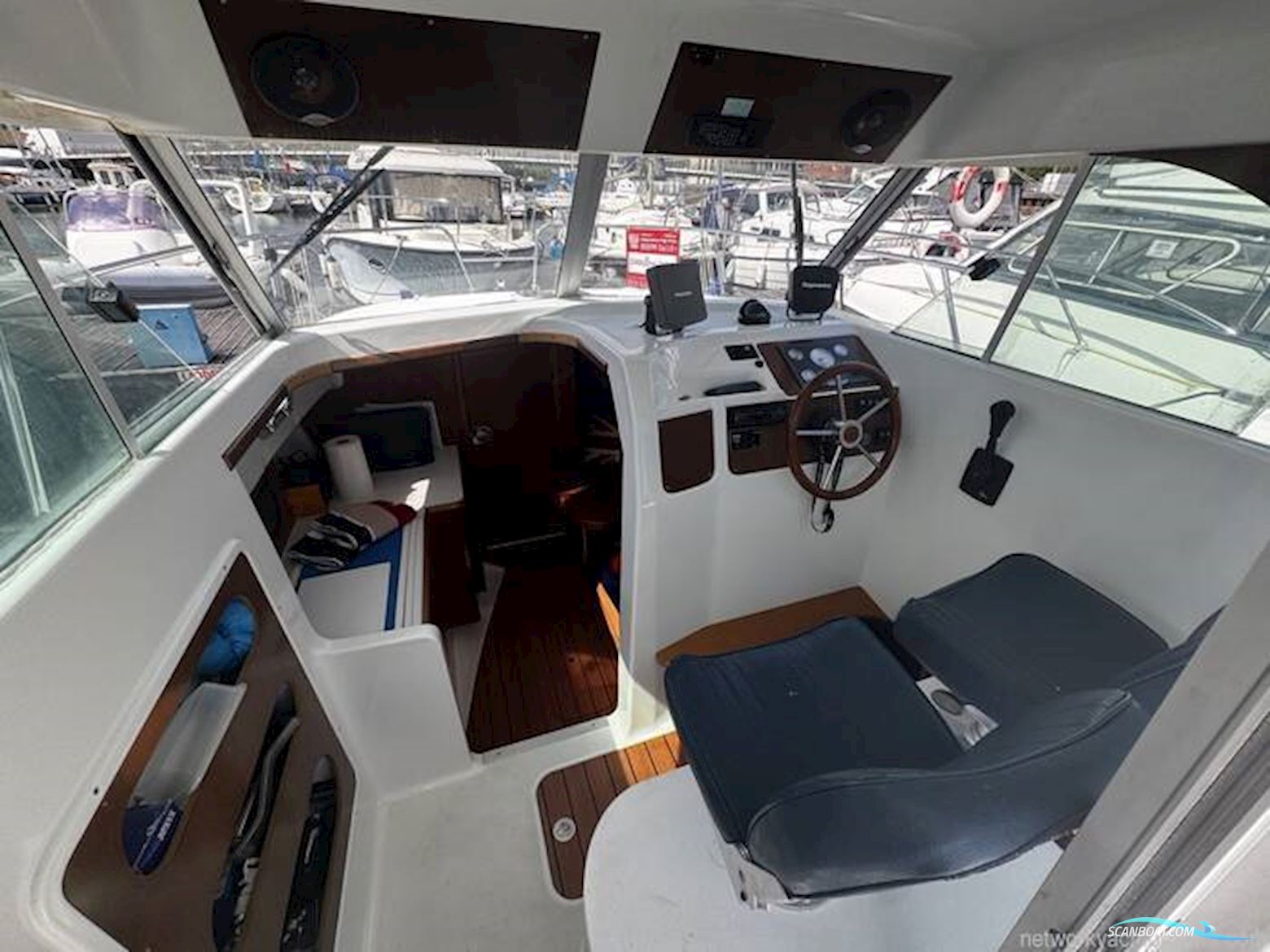 Beneteau Antares 710
