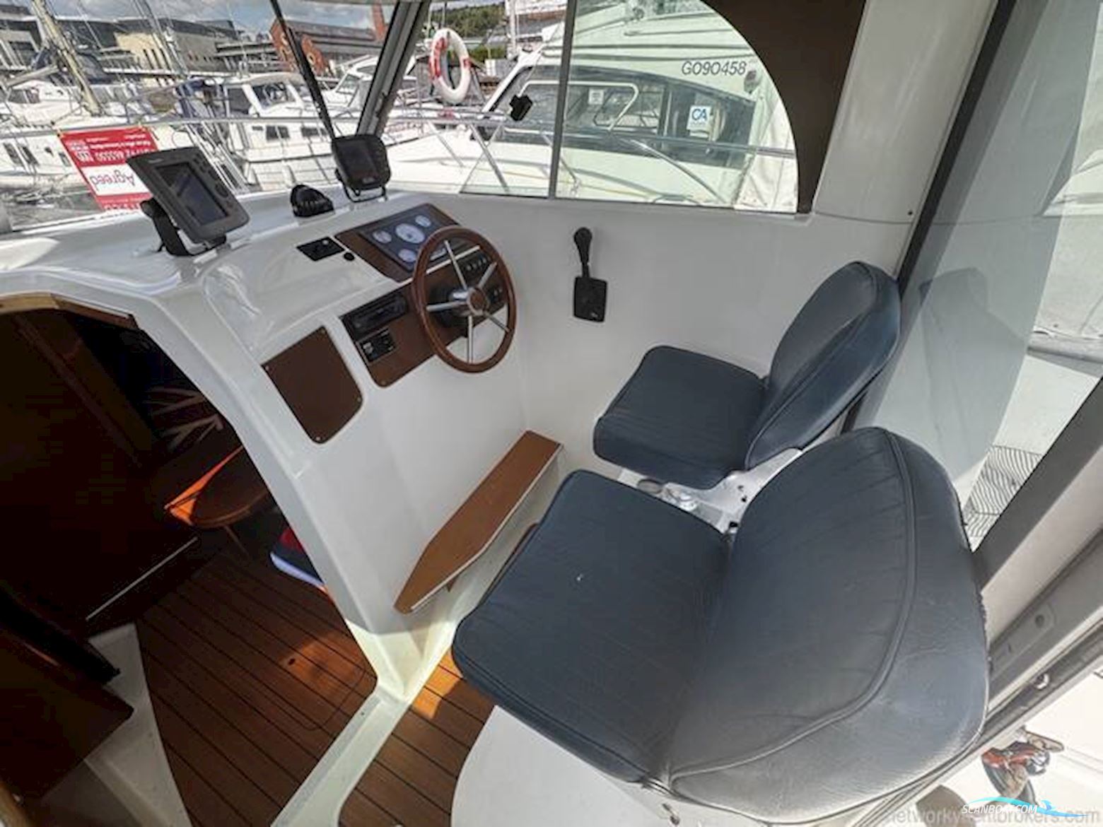 Beneteau Antares 710