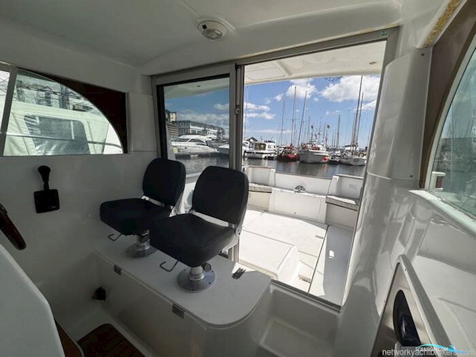 Beneteau Antares 710