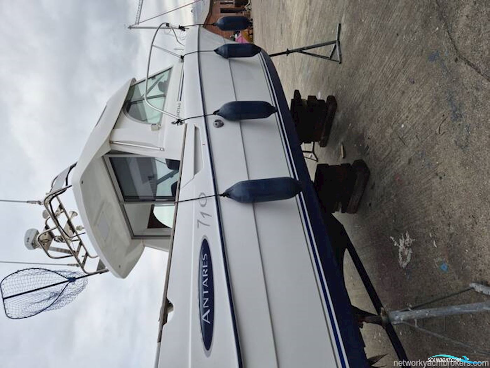 Beneteau Antares 710