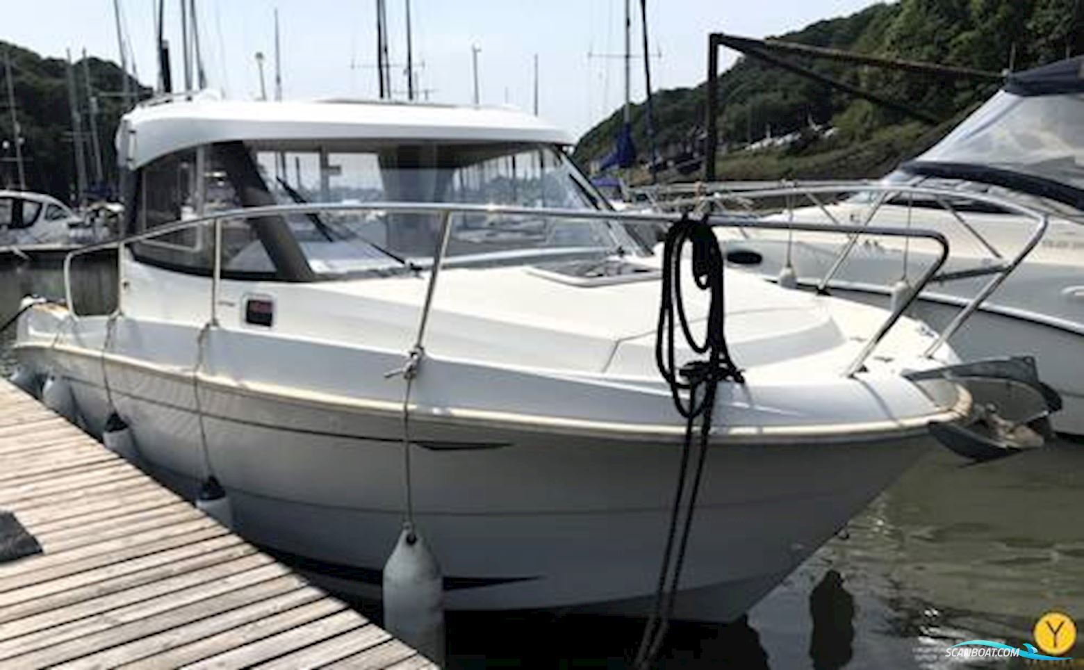 Beneteau Antares 7.80 Motorboot 2012, mit Suzuki DF150TX motor, England