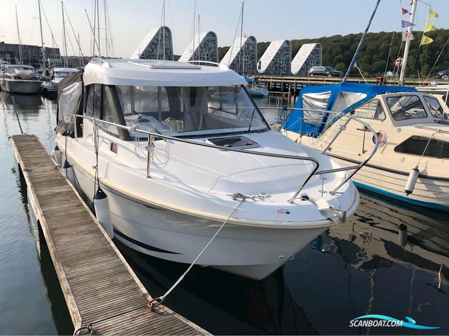 Beneteau Antares 780