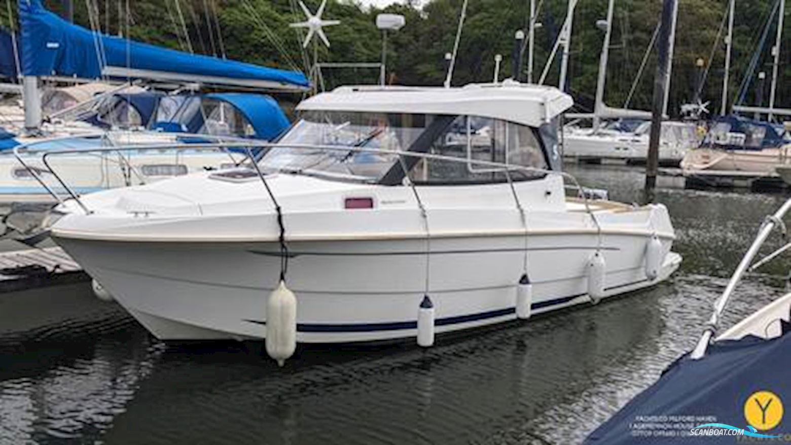 Beneteau Antares 7.80 Motorboot 2012, mit Suzuki DF150TX motor, England