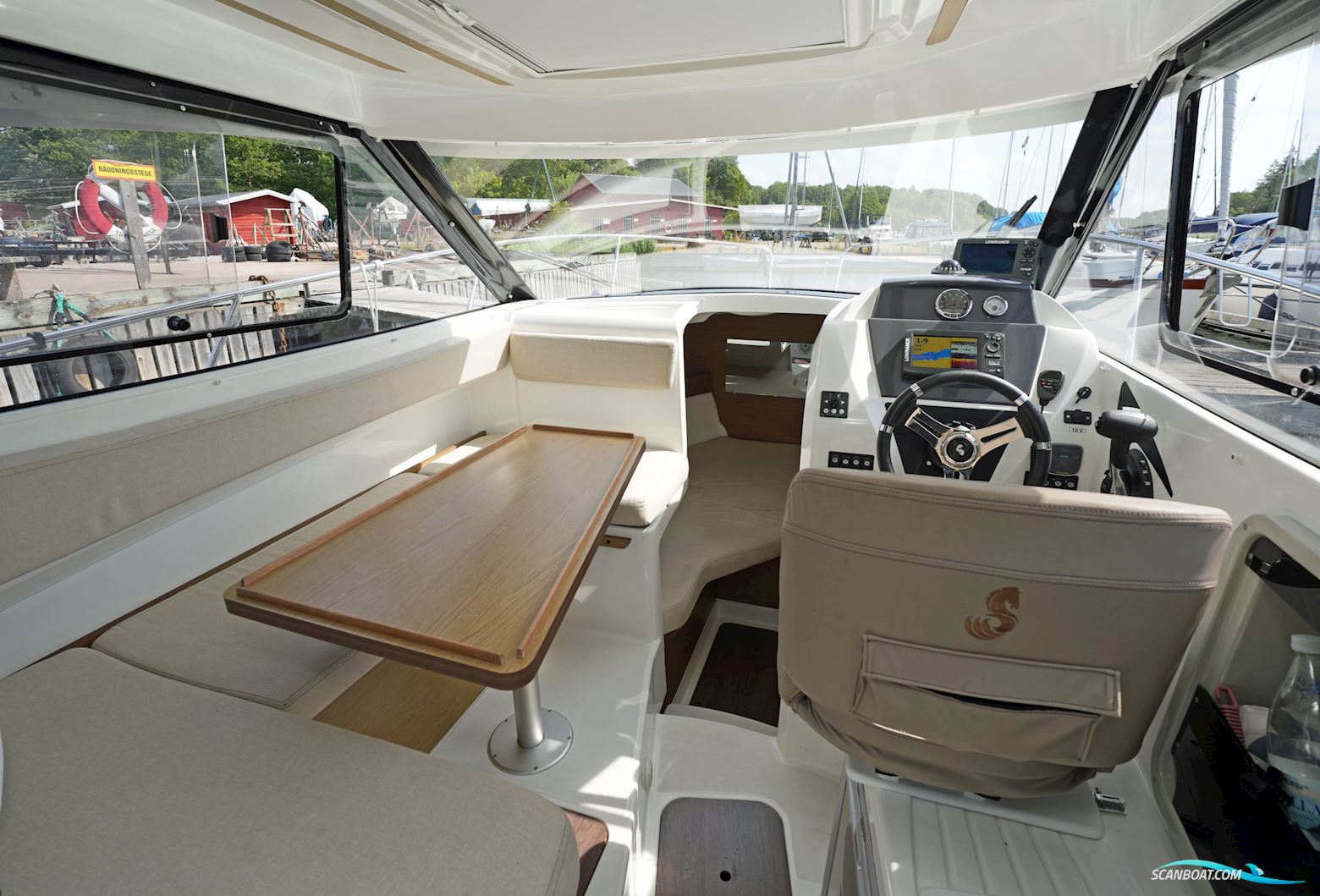 Beneteau Antares 780