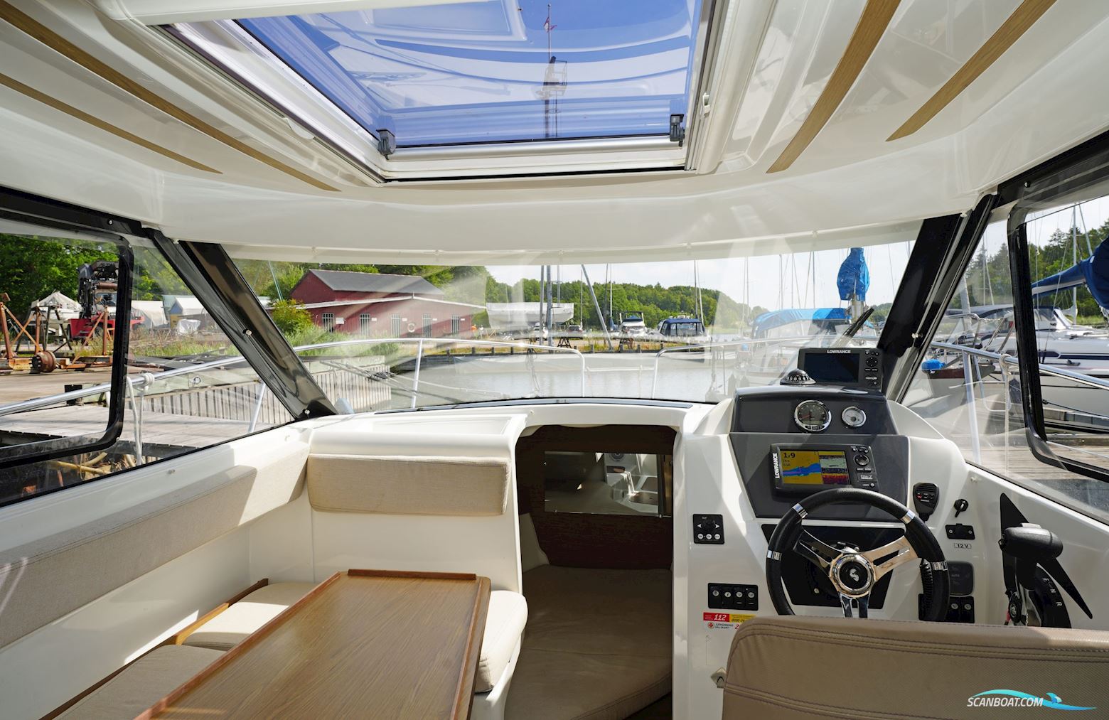 Beneteau Antares 780