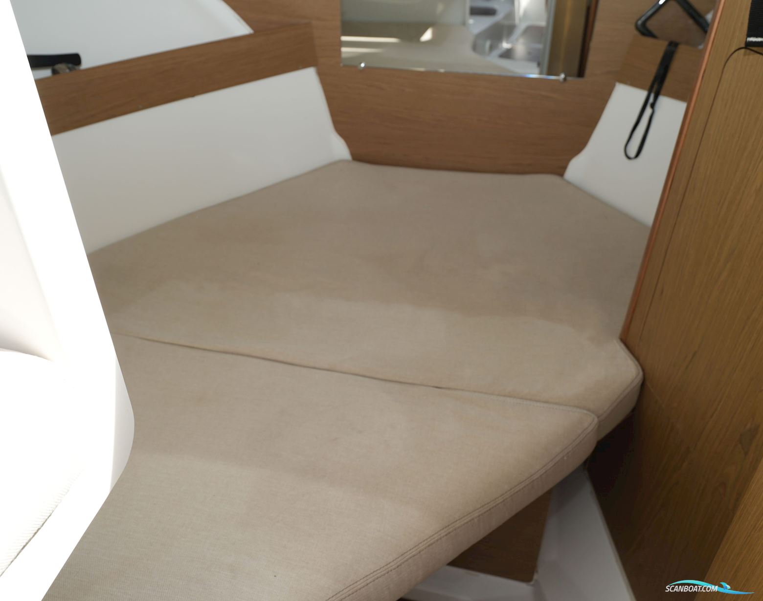 Beneteau Antares 780
