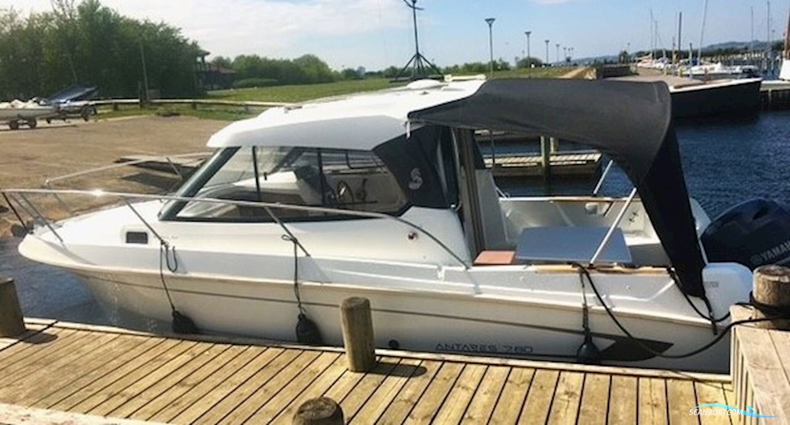 Beneteau Antares 7.80 Til Salg – Yamaha 150 HK – Veludstyret Kabinebåd Fra 2013 Motorboot 2013, mit Yamaha motor, Dänemark