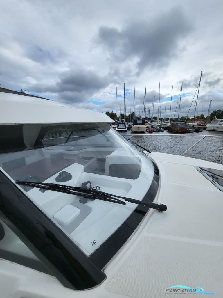 Beneteau Antares 8
