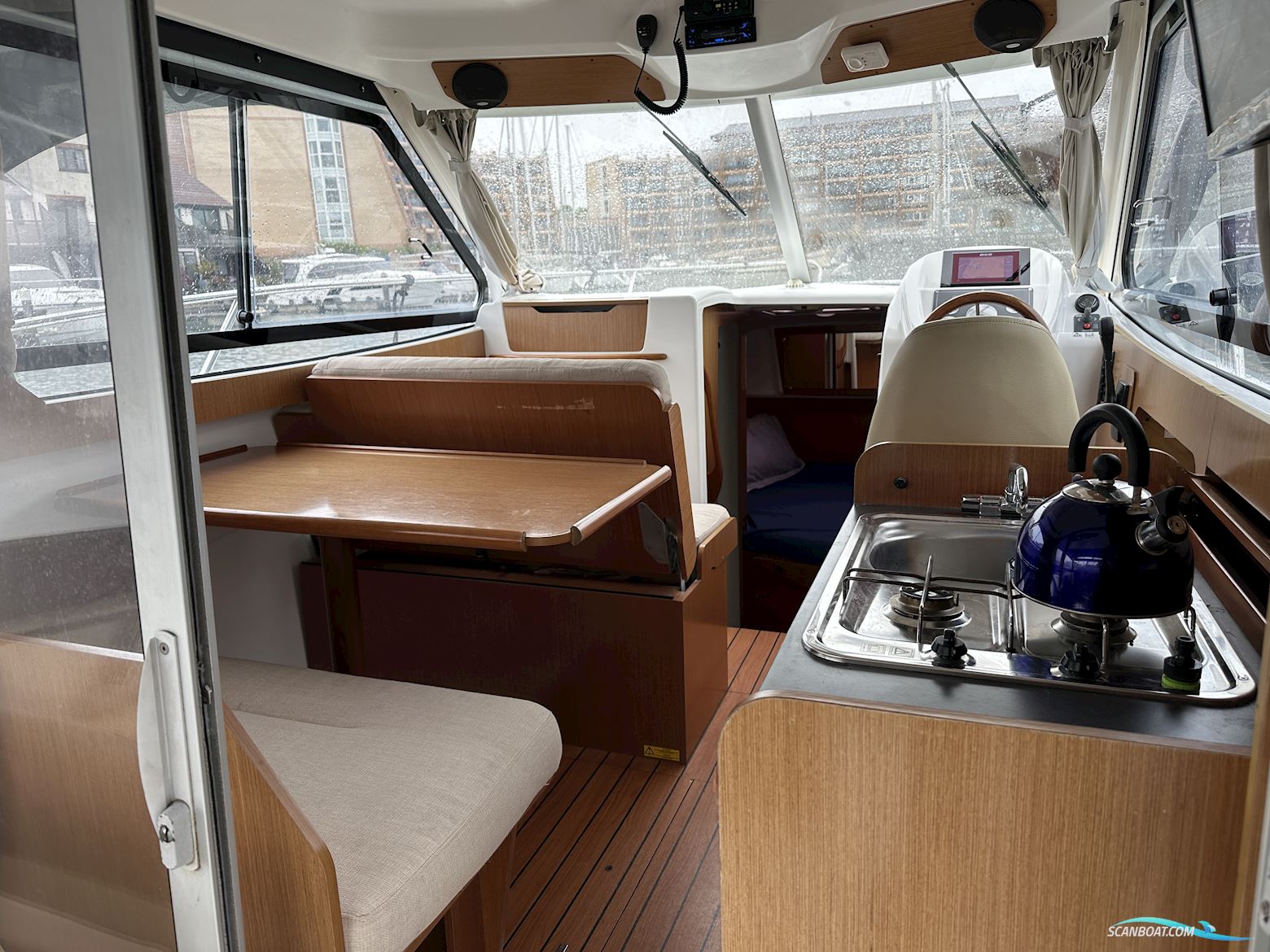 Beneteau Antares 8