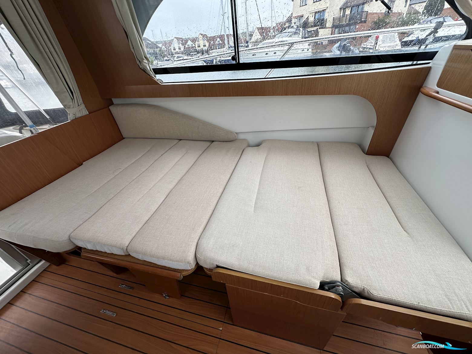 Beneteau Antares 8