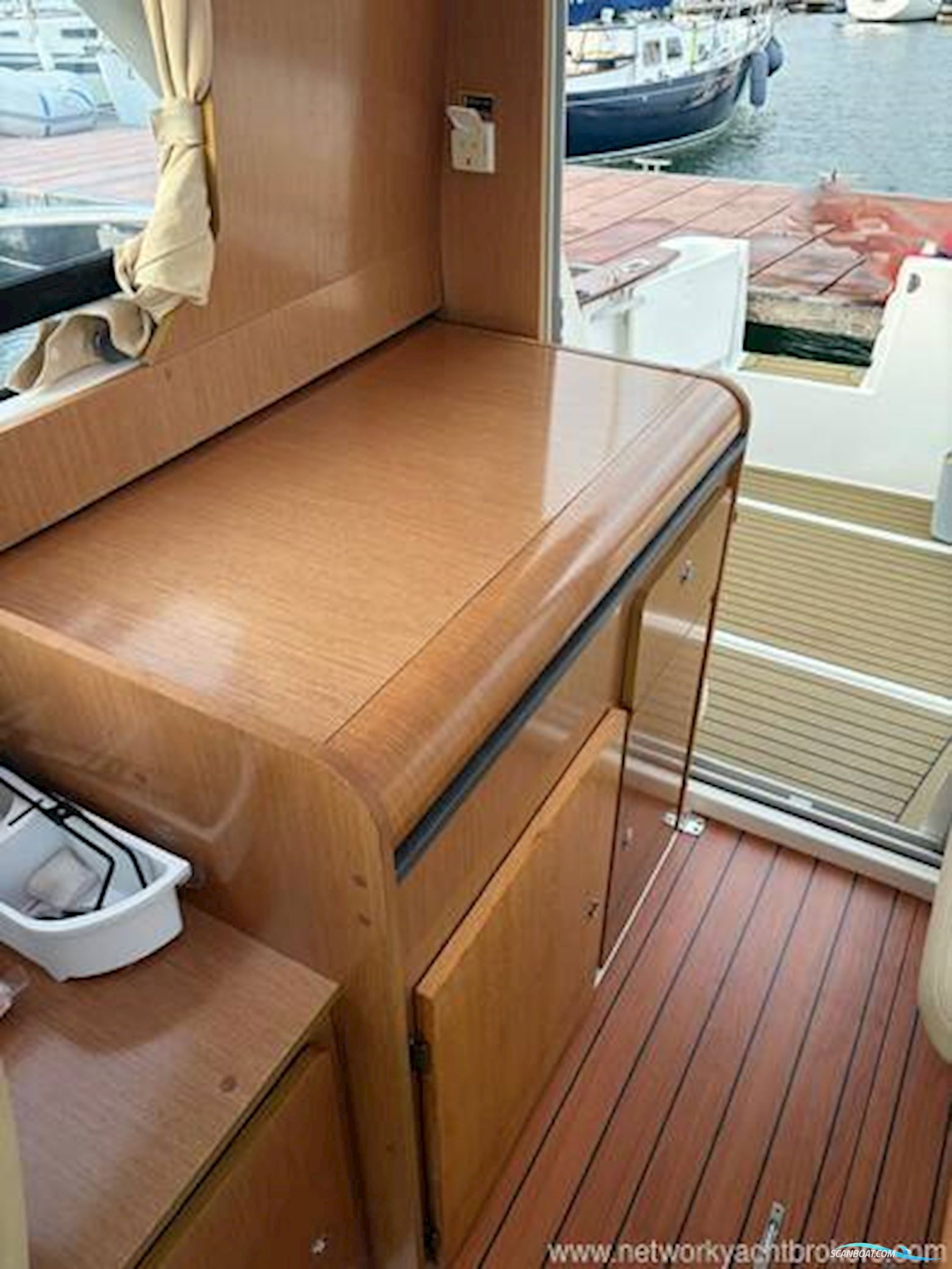 Beneteau Antares 8