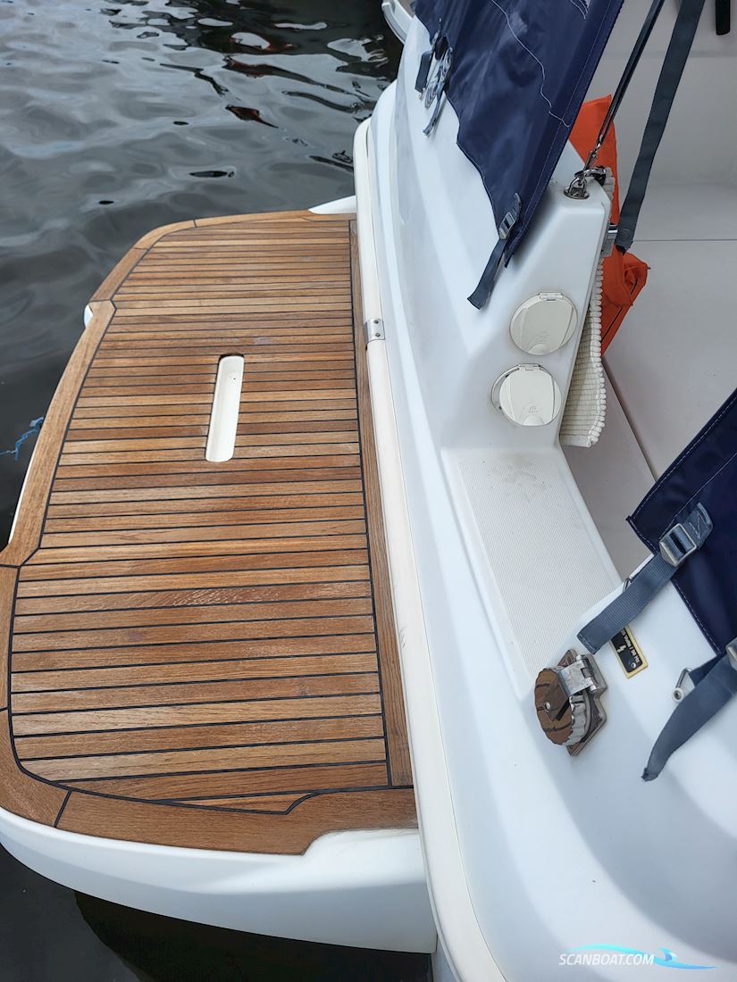 Beneteau Antares 8