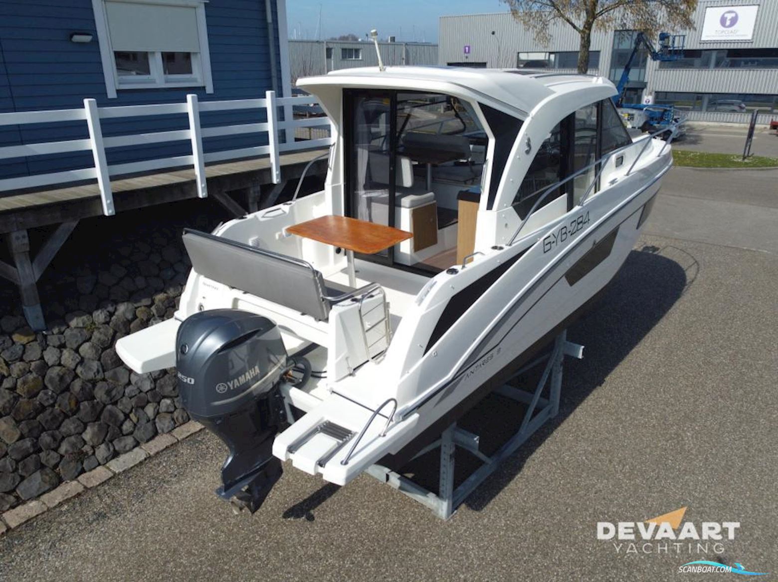 Beneteau Antares 9