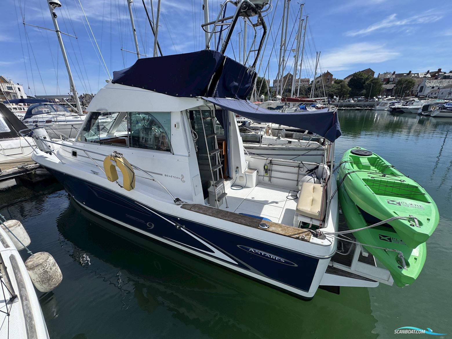 Beneteau Antares 9