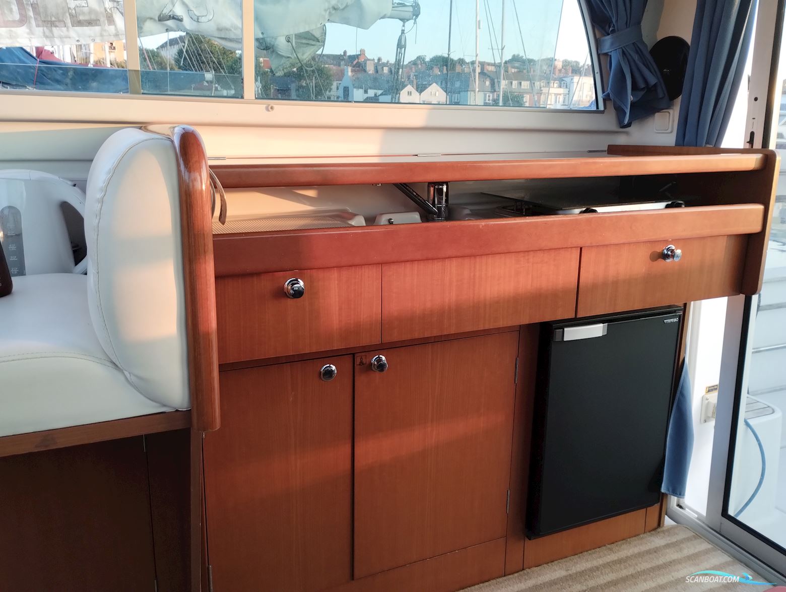 Beneteau Antares 9