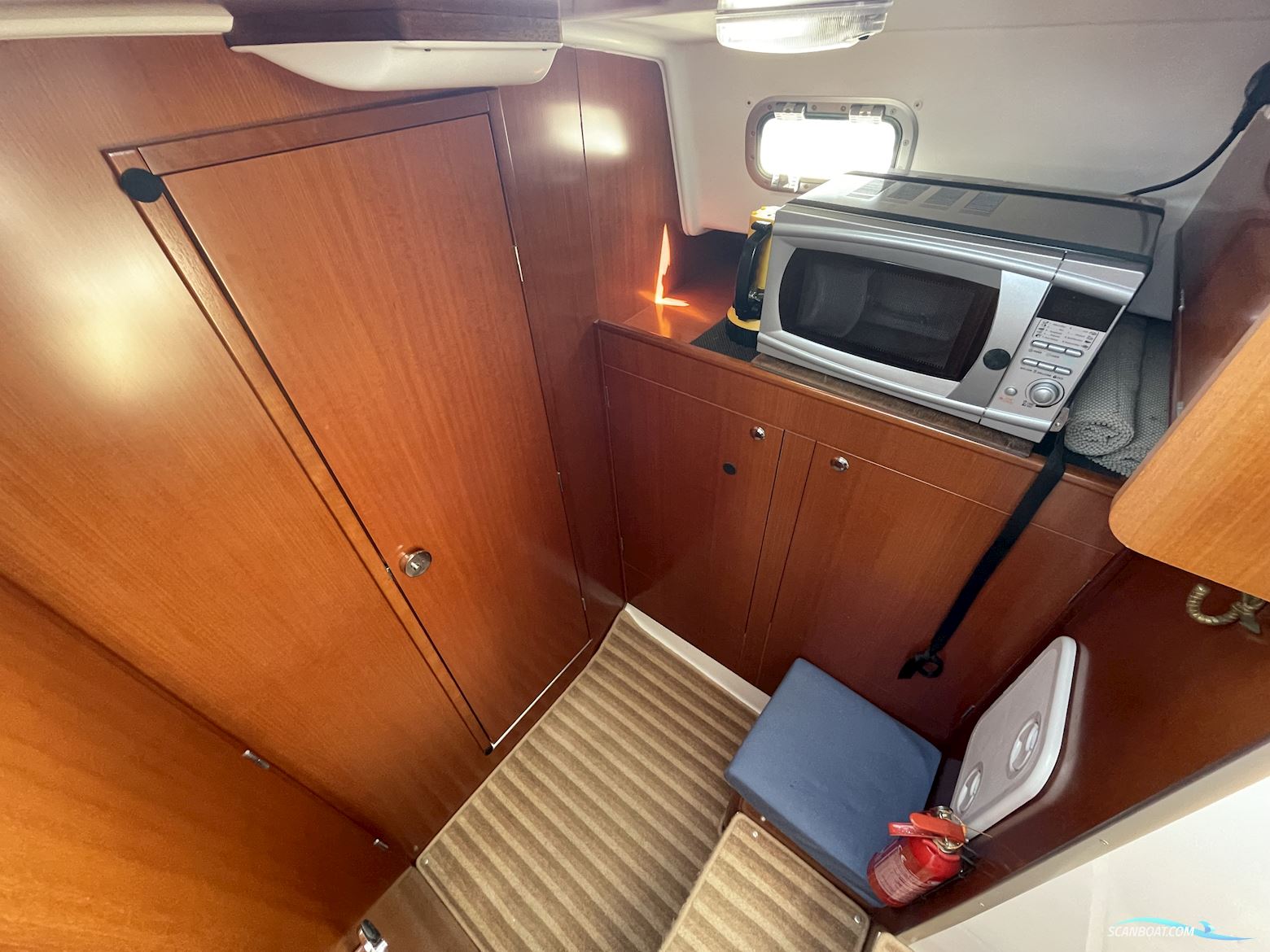 Beneteau Antares 9