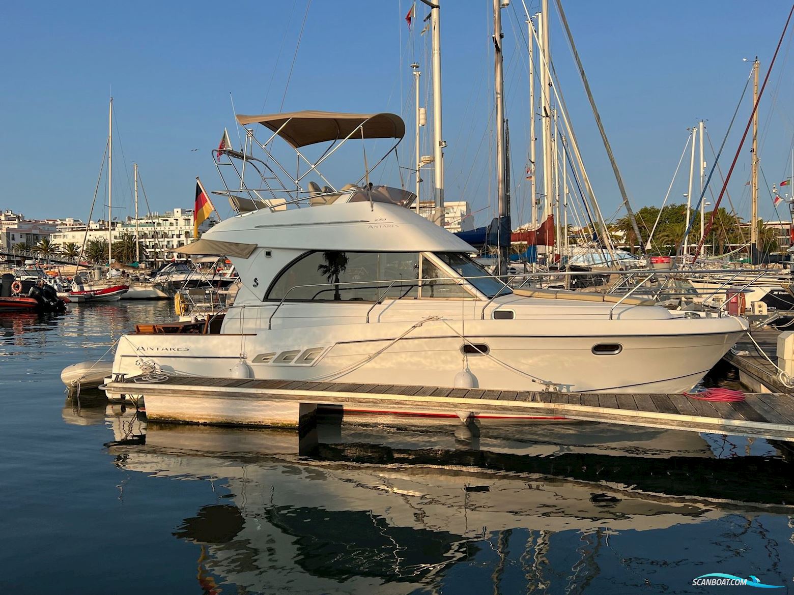 Beneteau Antares 9.80 Flybridge – 2009