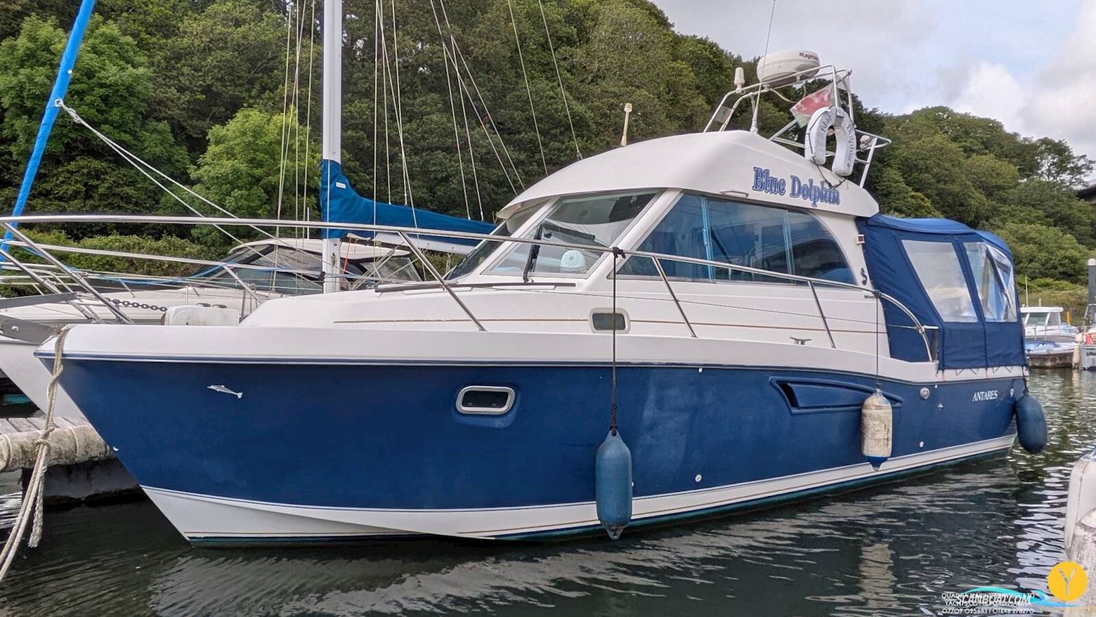 Beneteau Antares Serie 9 Motorboot 0, mit Volvo Penta Kamd43P motor, England