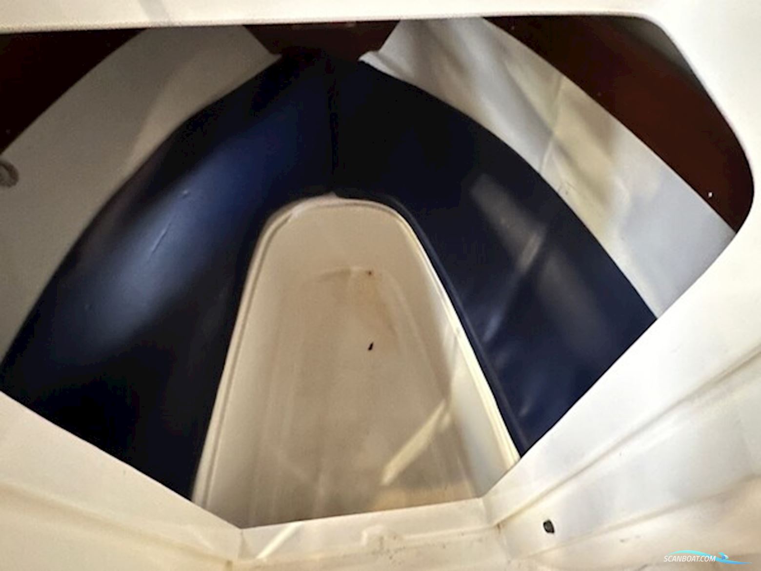 Beneteau Flyer 550 Cabin Med Trailer og Næsten ny Mercury Motor – Klar Til Sæsonen